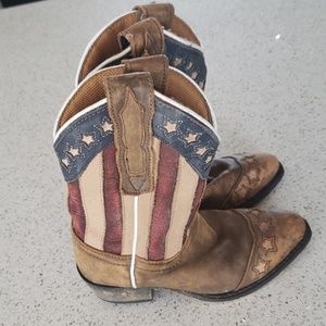 Size 9 American flag boots